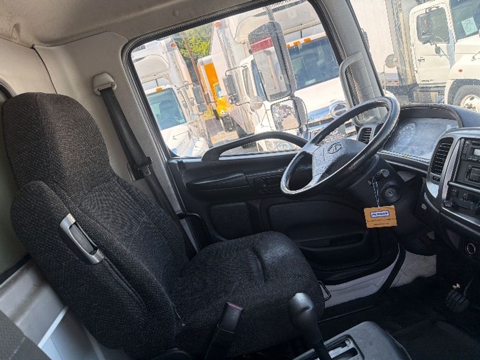 Refrigerated Truck-Light and Medium Duty Trucks-Hino-2019-338-Forest Park-GA-133,423\n\t\tmiles-$ 51,750 - Image 22