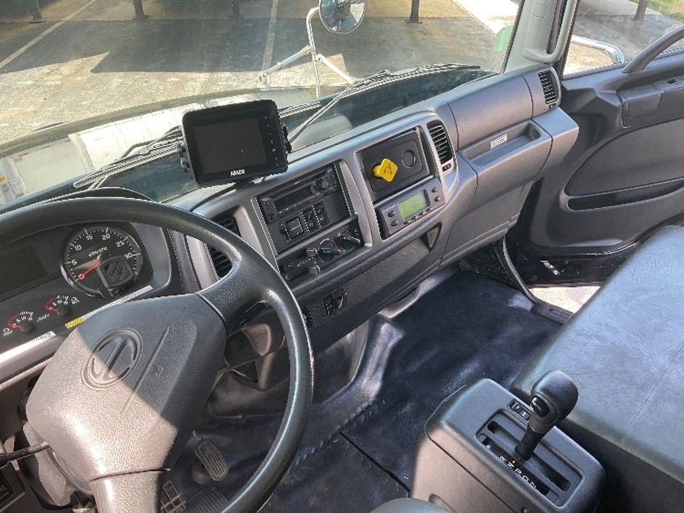 Refrigerated Truck-Light and Medium Duty Trucks-Hino-2019-338-Harrisburg-PA-202,622\n\t\tmiles-$ 32,500 - Image 17