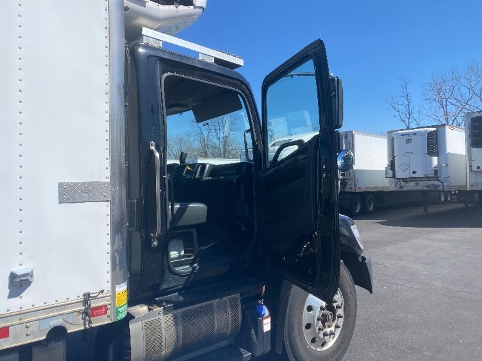 Refrigerated Truck-Light and Medium Duty Trucks-Hino-2019-338-Jessup-MD-203,720\n\t\tmiles-$ 35,500 - Image 15
