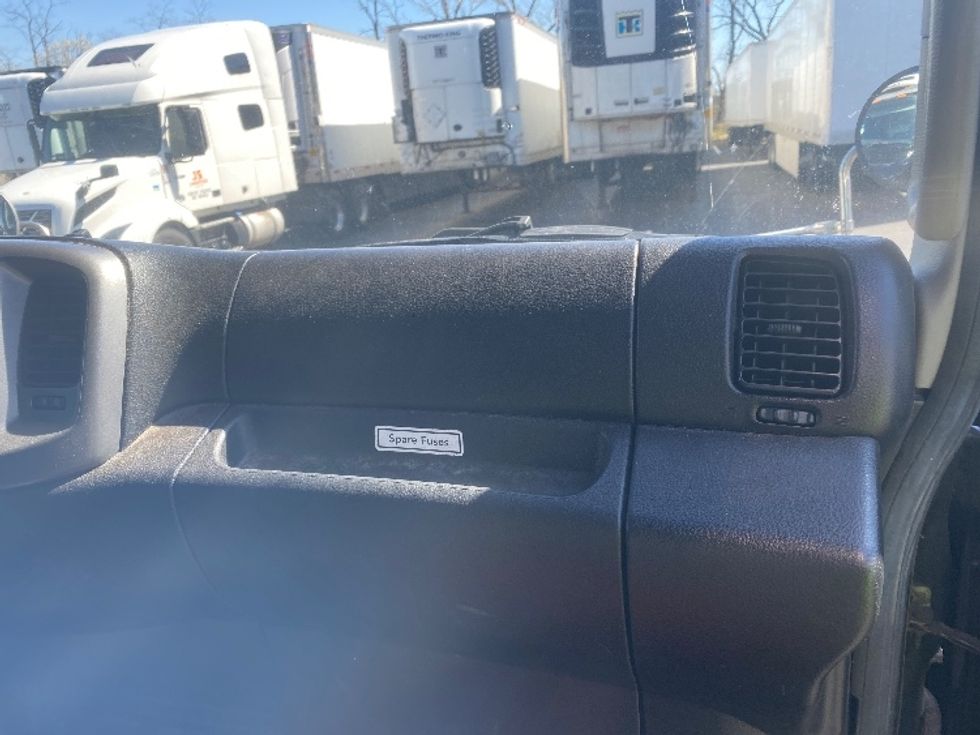 Refrigerated Truck-Light and Medium Duty Trucks-Hino-2019-338-Jessup-MD-203,720\n\t\tmiles-$ 35,500 - Image 16