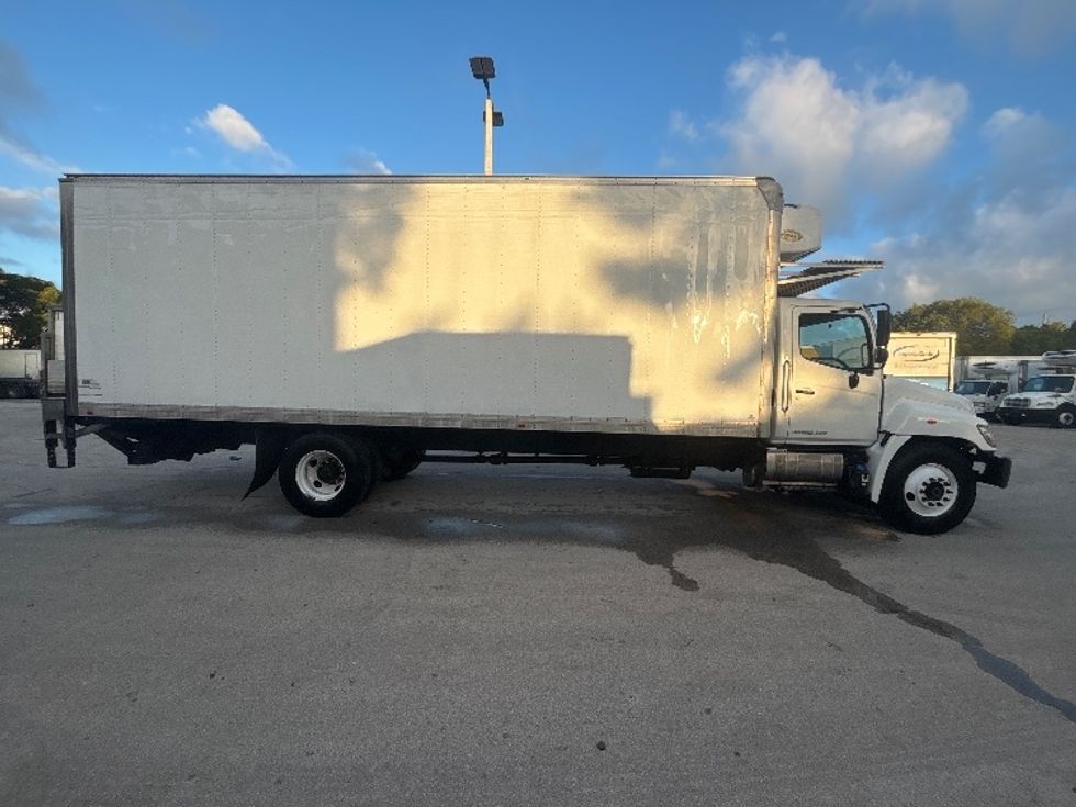 Refrigerated Truck-Light and Medium Duty Trucks-Hino-2019-338-Medley-FL-159,234\n\t\tmiles-$ 52,750 - Image 15