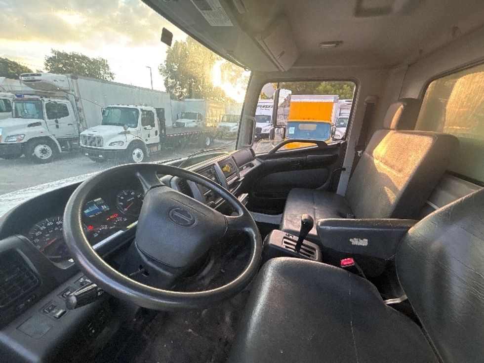 Refrigerated Truck-Light and Medium Duty Trucks-Hino-2019-338-Medley-FL-159,234\n\t\tmiles-$ 52,750 - Image 16