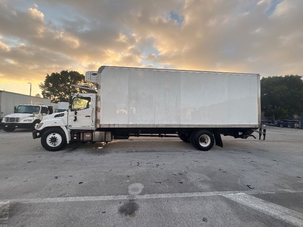 Refrigerated Truck-Light and Medium Duty Trucks-Hino-2019-338-Medley-FL-159,234\n\t\tmiles-$ 52,750 - Image 4