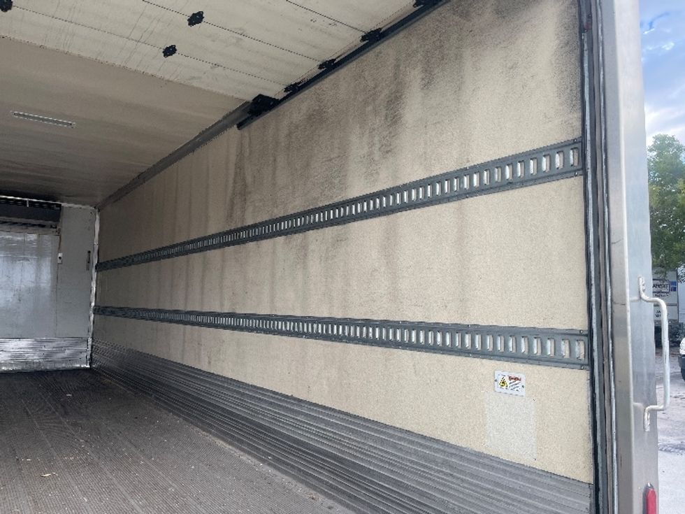 Refrigerated Truck-Light and Medium Duty Trucks-Hino-2019-338-Medley-FL-168,115\n\t\tmiles-$ 51,250 - Image 12