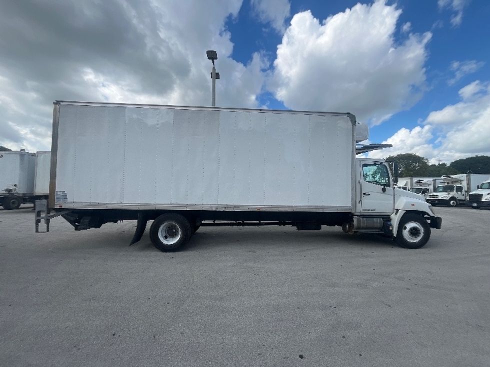 Refrigerated Truck-Light and Medium Duty Trucks-Hino-2019-338-Medley-FL-168,115\n\t\tmiles-$ 51,250 - Image 15