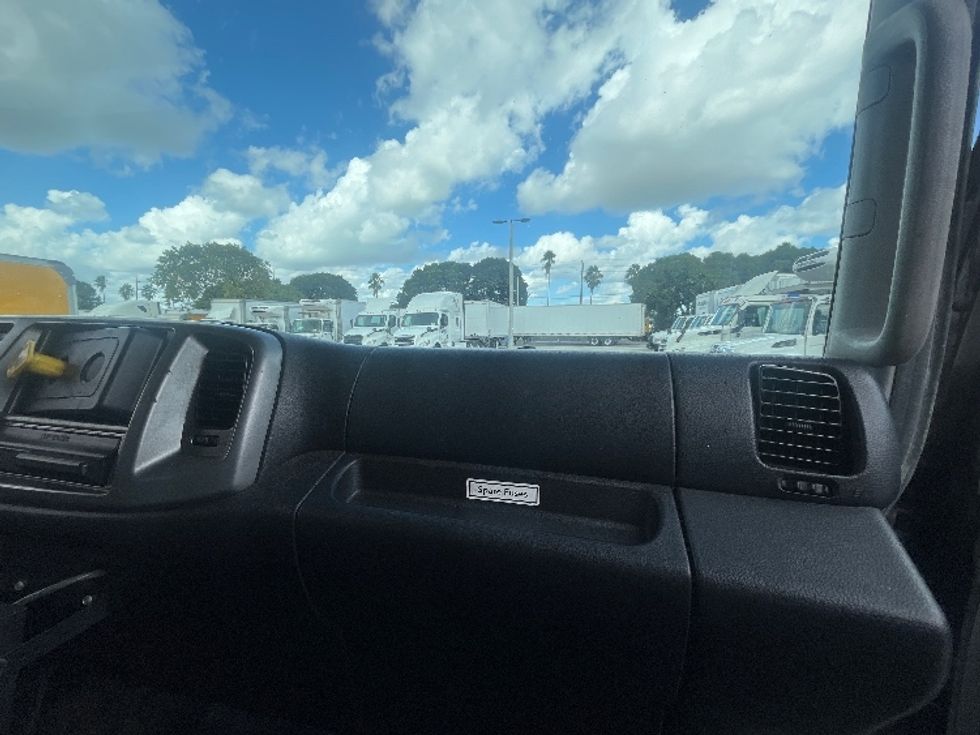 Refrigerated Truck-Light and Medium Duty Trucks-Hino-2019-338-Medley-FL-168,115\n\t\tmiles-$ 51,250 - Image 21