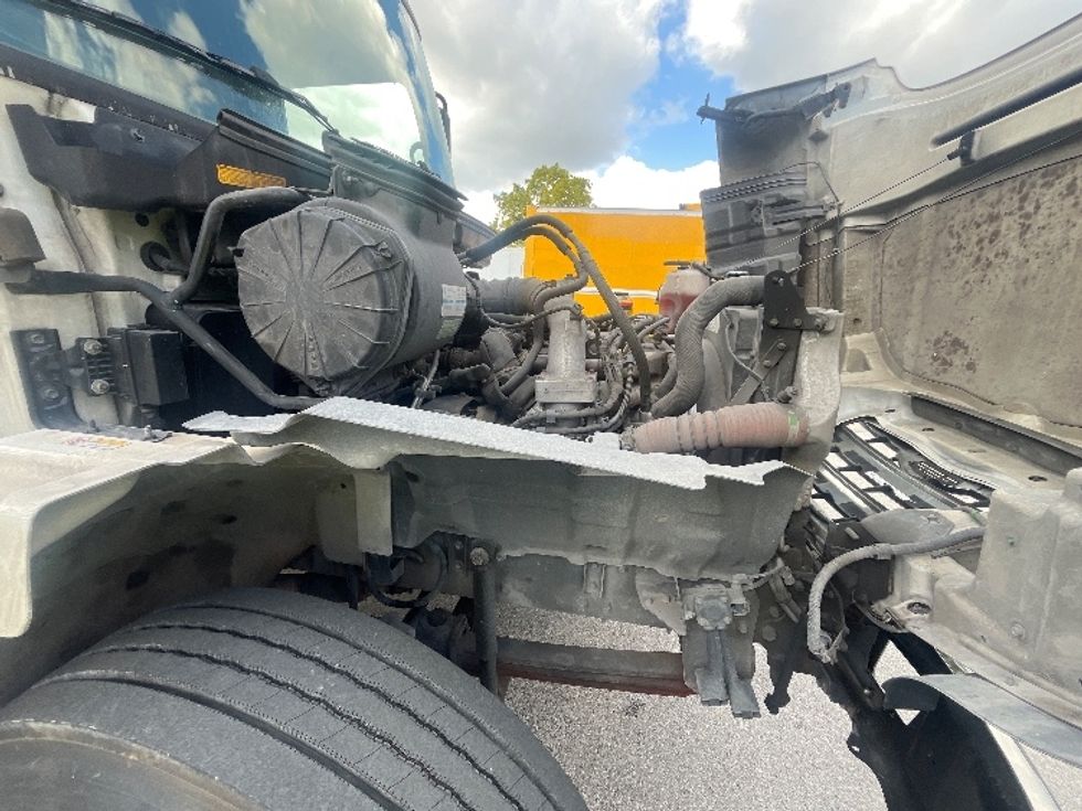 Refrigerated Truck-Light and Medium Duty Trucks-Hino-2019-338-Medley-FL-168,115\n\t\tmiles-$ 51,250 - Image 23