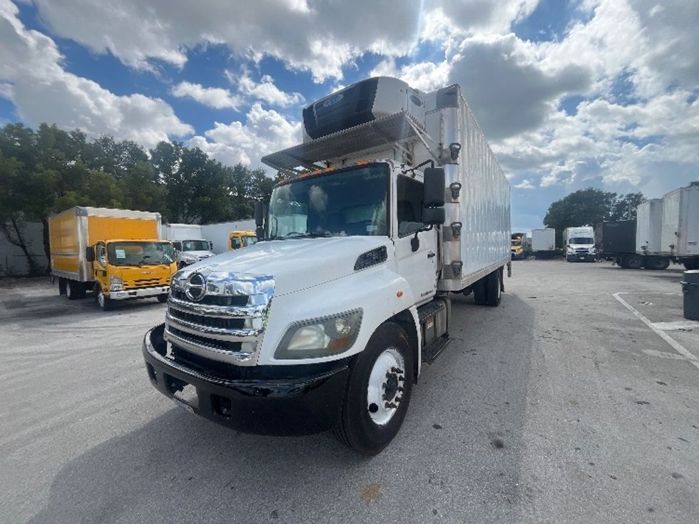 Refrigerated Truck-Light and Medium Duty Trucks-Hino-2019-338-Medley-FL-168,115\n\t\tmiles-$ 51,250 - Image 3