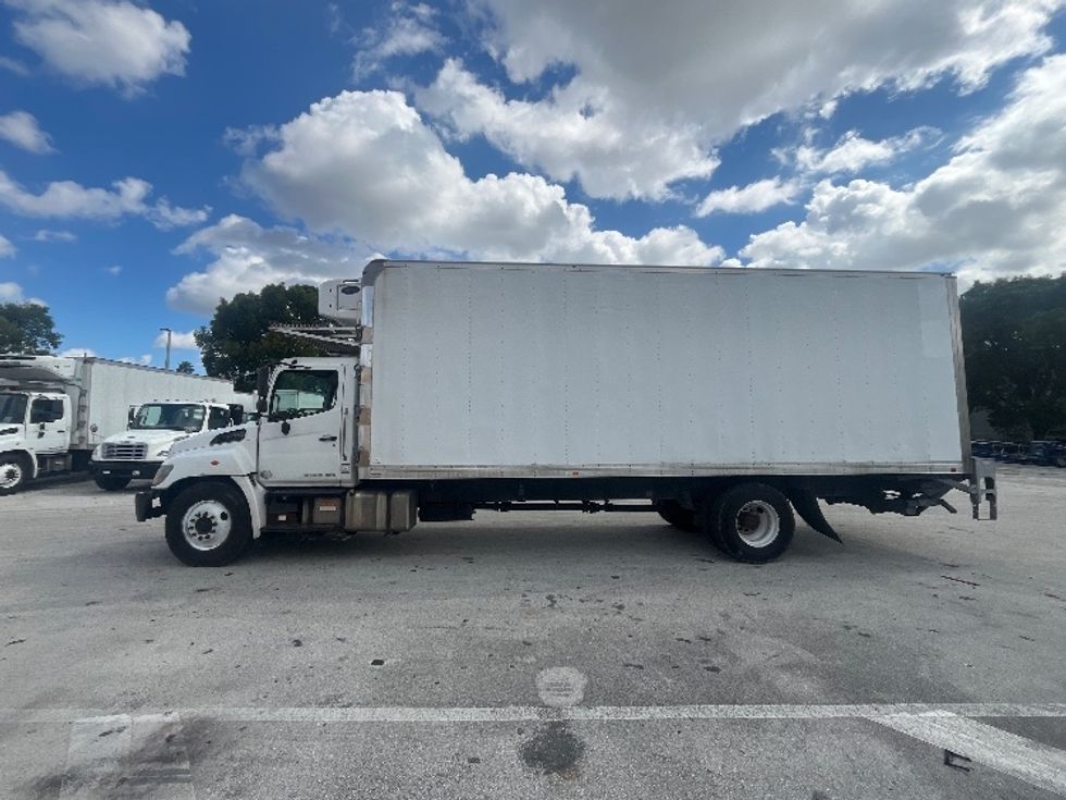 Refrigerated Truck-Light and Medium Duty Trucks-Hino-2019-338-Medley-FL-168,115\n\t\tmiles-$ 51,250 - Image 4