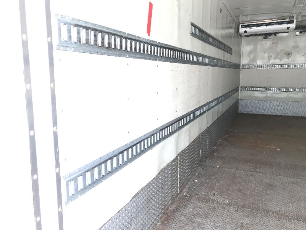 Refrigerated Truck-Light and Medium Duty Trucks-Hino-2019-338-Prince George-VA-210,648\n\t\tmiles-$ 32,000 - Image 11