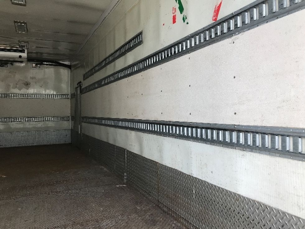 Refrigerated Truck-Light and Medium Duty Trucks-Hino-2019-338-Prince George-VA-210,648\n\t\tmiles-$ 32,000 - Image 12