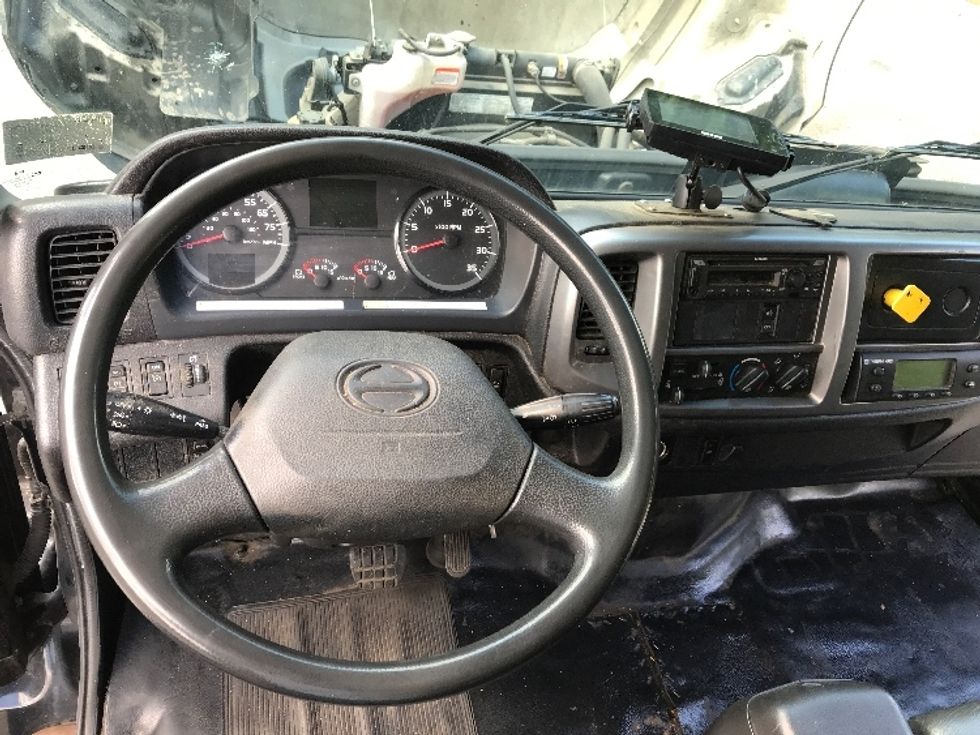 Refrigerated Truck-Light and Medium Duty Trucks-Hino-2019-338-Prince George-VA-210,648\n\t\tmiles-$ 32,000 - Image 17