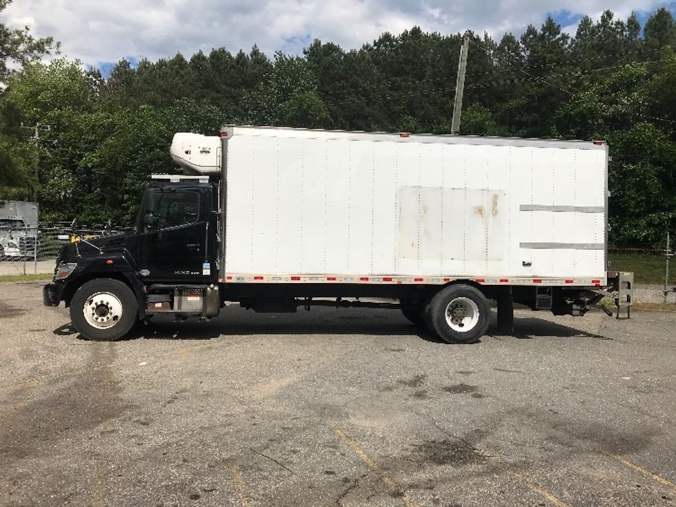 Refrigerated Truck-Light and Medium Duty Trucks-Hino-2019-338-Prince George-VA-210,648\n\t\tmiles-$ 32,000 - Image 4