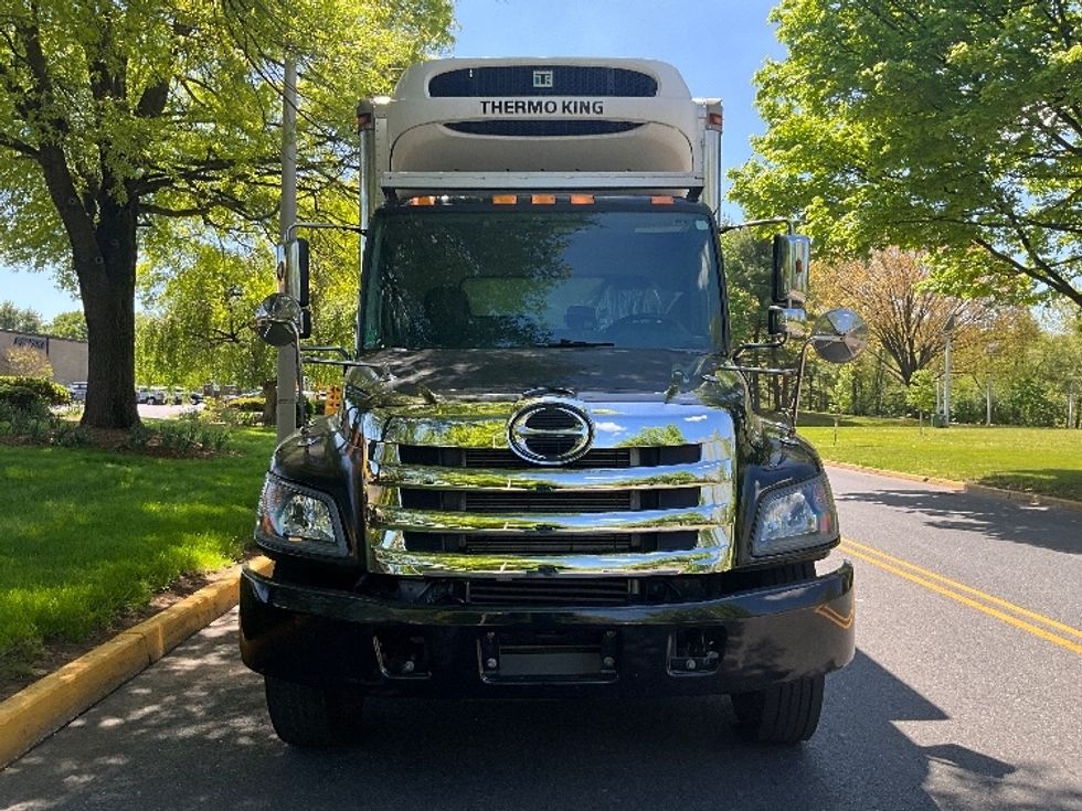 Refrigerated Truck-Light and Medium Duty Trucks-Hino-2019-338-Reading-PA-158,831\n\t\tmiles-$ 26,750 - Image 2