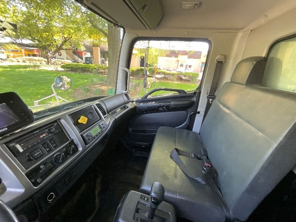 Refrigerated Truck-Light and Medium Duty Trucks-Hino-2019-338-Reading-PA-158,831\n\t\tmiles-$ 26,750 - Image 20