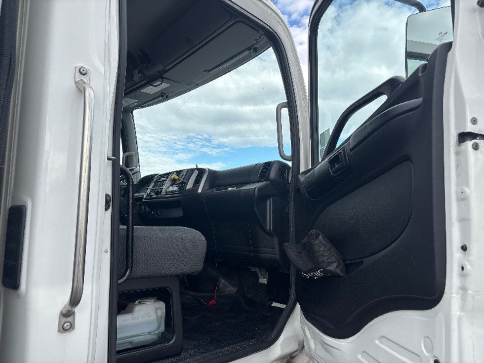 Refrigerated Truck-Light and Medium Duty Trucks-Hino-2019-338-Salt Lake City-UT-70,868\n\t\tmiles-$ 60,000 - Image 19