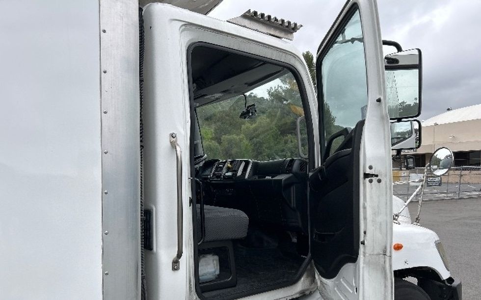Refrigerated Truck-Light and Medium Duty Trucks-Hino-2019-338-San Diego-CA-85,160\n\t\tmiles-$ 50,750 - Image 20