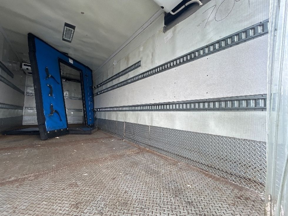 Refrigerated Truck-Light and Medium Duty Trucks-Hino-2019-338-Swedesboro-NJ-124,953\n\t\tmiles-$ 39,750 - Image 12