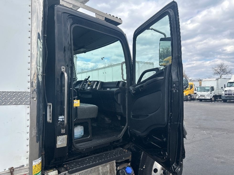 Refrigerated Truck-Light and Medium Duty Trucks-Hino-2019-338-Swedesboro-NJ-124,953\n\t\tmiles-$ 39,750 - Image 20