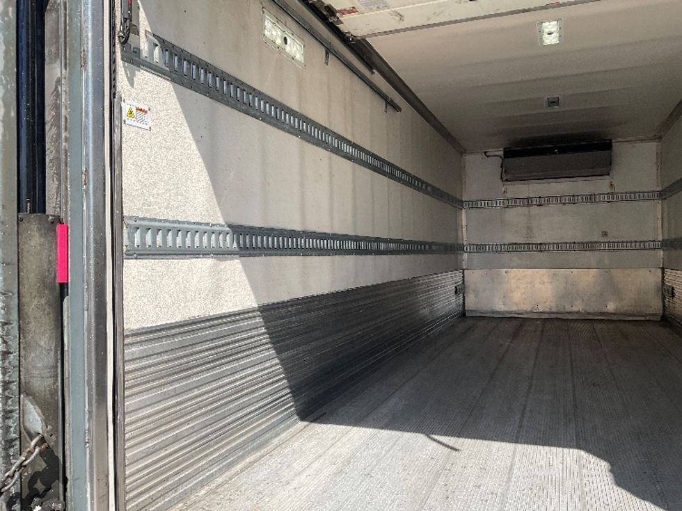 Refrigerated Truck-Light and Medium Duty Trucks-Hino-2019-338-Tacoma-WA-168,565\n\t\tmiles-$ 39,250 - Image 11