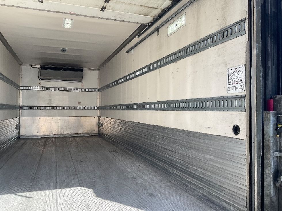 Refrigerated Truck-Light and Medium Duty Trucks-Hino-2019-338-Tacoma-WA-168,565\n\t\tmiles-$ 39,250 - Image 12