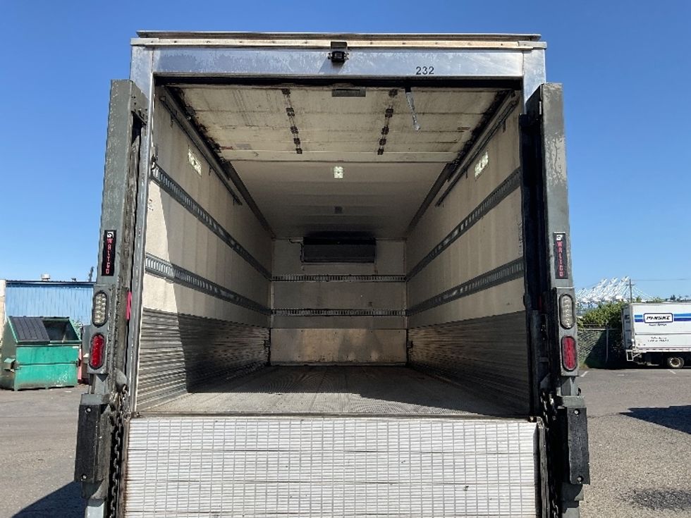 Refrigerated Truck-Light and Medium Duty Trucks-Hino-2019-338-Tacoma-WA-168,565\n\t\tmiles-$ 39,250 - Image 8