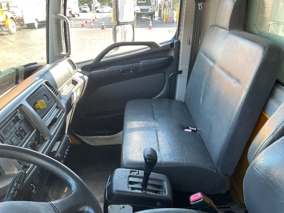 Refrigerated Truck-Light and Medium Duty Trucks-Hino-2019-338-Tampa-FL-246,323\n\t\tmiles-$ 38,750 - Image 19