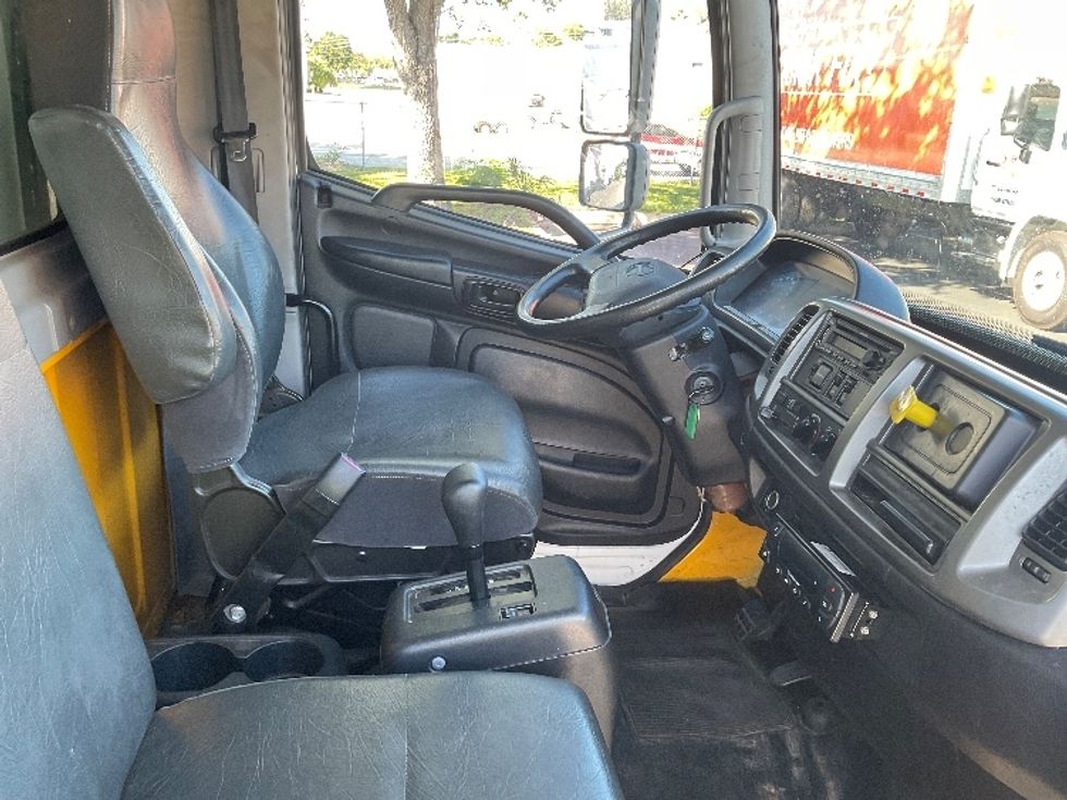 Refrigerated Truck-Light and Medium Duty Trucks-Hino-2019-338-Tampa-FL-246,323\n\t\tmiles-$ 38,750 - Image 22