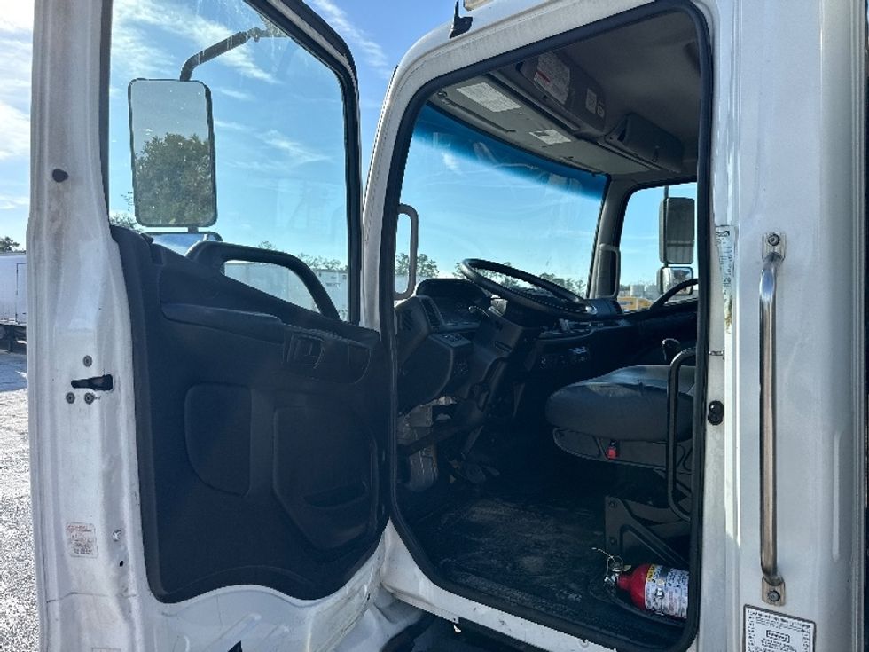 Refrigerated Truck-Light and Medium Duty Trucks-Hino-2019-338-Tampa-FL-270,291\n\t\tmiles-$ 36,250 - Image 16