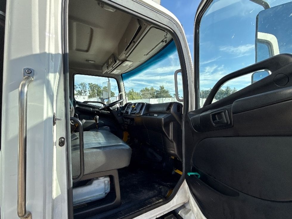Refrigerated Truck-Light and Medium Duty Trucks-Hino-2019-338-Tampa-FL-270,291\n\t\tmiles-$ 36,250 - Image 20