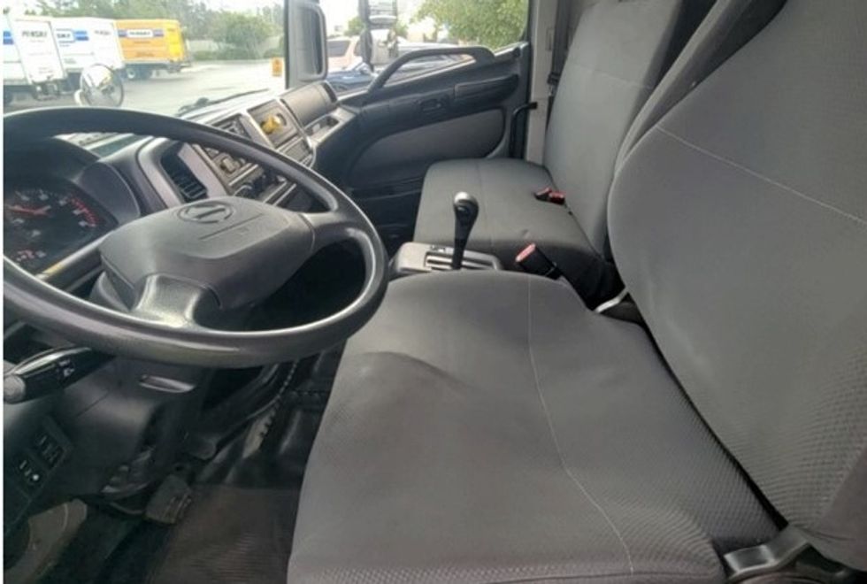 Refrigerated Truck-Light and Medium Duty Trucks-Hino-2019-338-Tempe-AZ-129,046\n\t\tmiles-$ 53,250 - Image 18