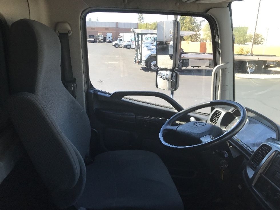 Refrigerated Truck-Light and Medium Duty Trucks-Hino-2019-338-Tempe-AZ-129,046\n\t\tmiles-$ 53,250 - Image 22