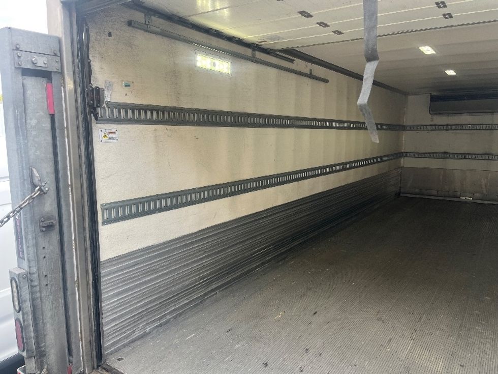 Refrigerated Truck-Light and Medium Duty Trucks-Hino-2019-338-Torrance-CA-100,648\n\t\tmiles-$ 56,750 - Image 11