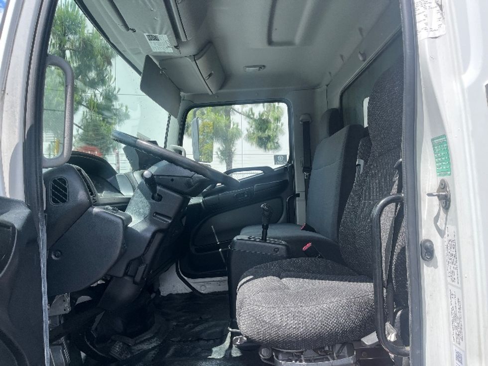 Refrigerated Truck-Light and Medium Duty Trucks-Hino-2019-338-Torrance-CA-100,648\n\t\tmiles-$ 56,750 - Image 14