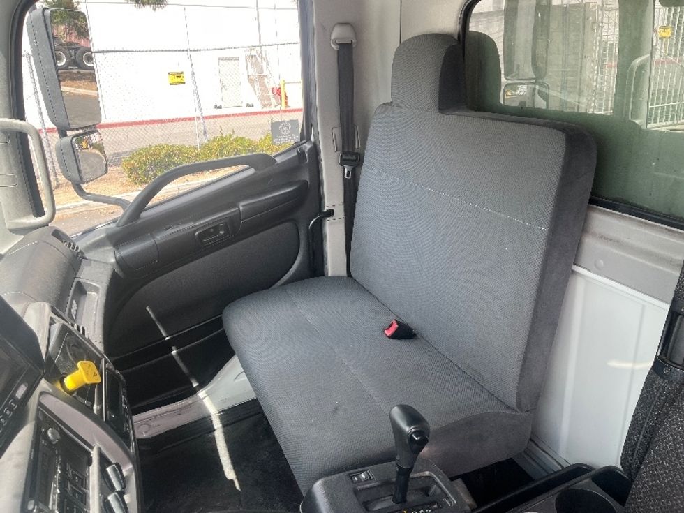 Refrigerated Truck-Light and Medium Duty Trucks-Hino-2019-338-Torrance-CA-100,648\n\t\tmiles-$ 56,750 - Image 19