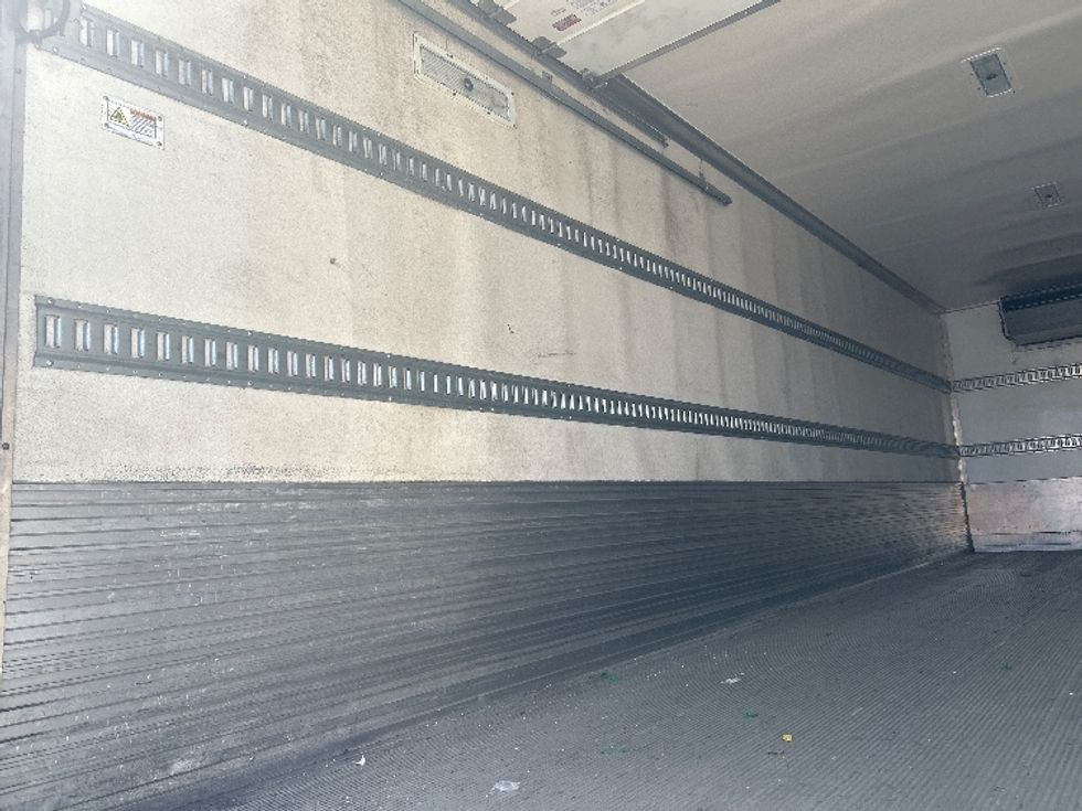 Refrigerated Truck-Light and Medium Duty Trucks-Hino-2019-338-Torrance-CA-101,374\n\t\tmiles-$ 55,250 - Image 11