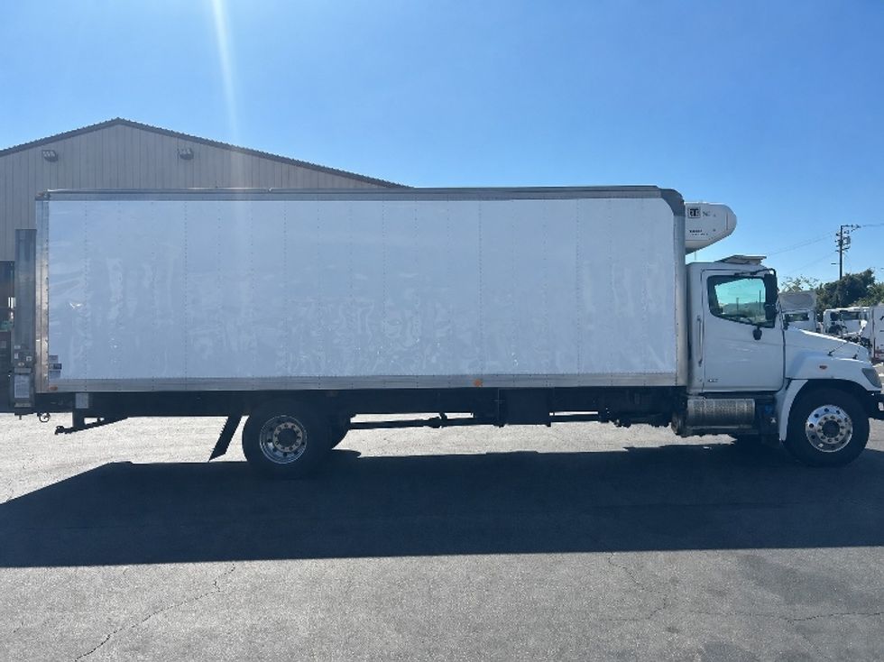 Refrigerated Truck-Light and Medium Duty Trucks-Hino-2019-338-Torrance-CA-101,374\n\t\tmiles-$ 55,250 - Image 15