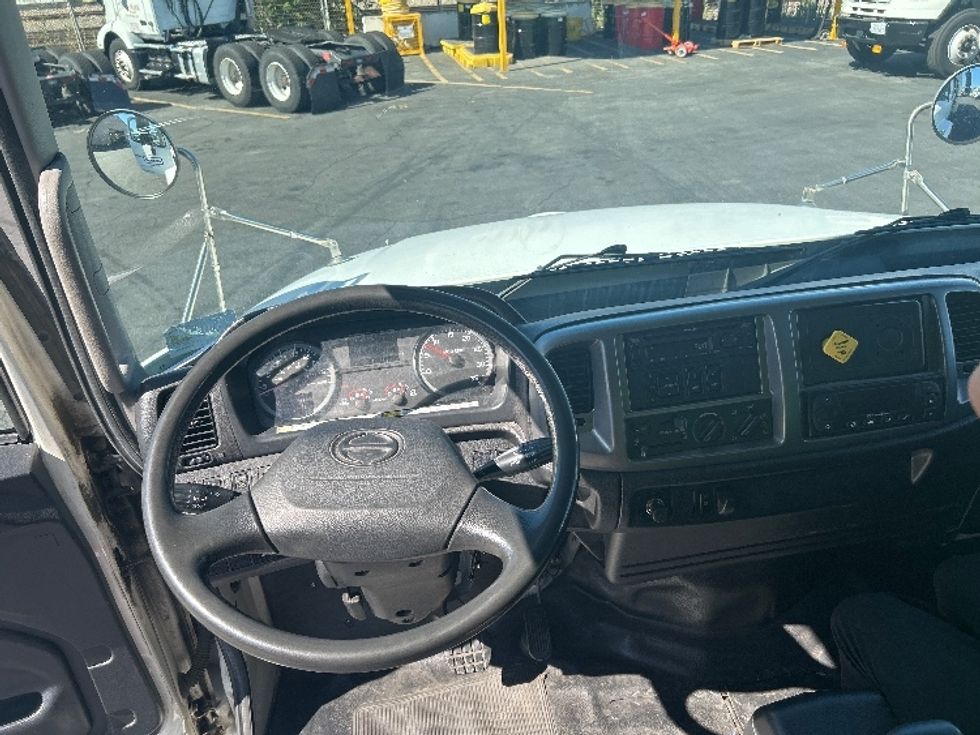 Refrigerated Truck-Light and Medium Duty Trucks-Hino-2019-338-Torrance-CA-101,374\n\t\tmiles-$ 55,250 - Image 18