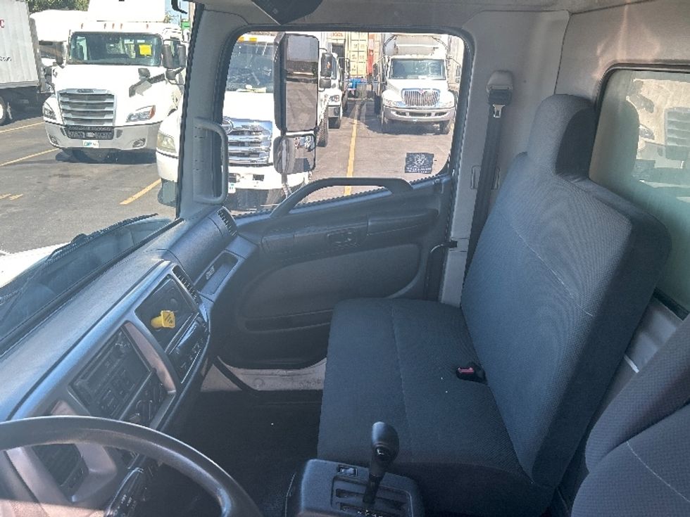 Refrigerated Truck-Light and Medium Duty Trucks-Hino-2019-338-Torrance-CA-101,374\n\t\tmiles-$ 55,250 - Image 19