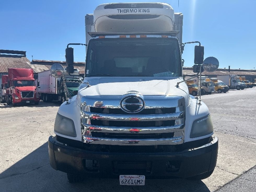 Refrigerated Truck-Light and Medium Duty Trucks-Hino-2019-338-Torrance-CA-101,374\n\t\tmiles-$ 55,250 - Image 2