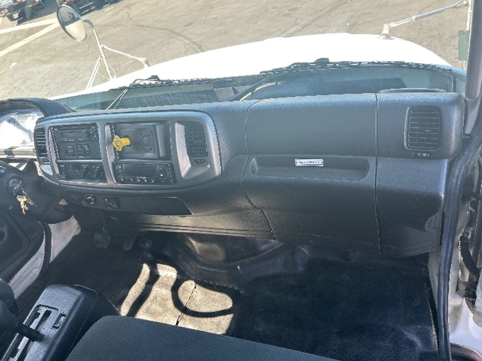 Refrigerated Truck-Light and Medium Duty Trucks-Hino-2019-338-Torrance-CA-101,374\n\t\tmiles-$ 55,250 - Image 21