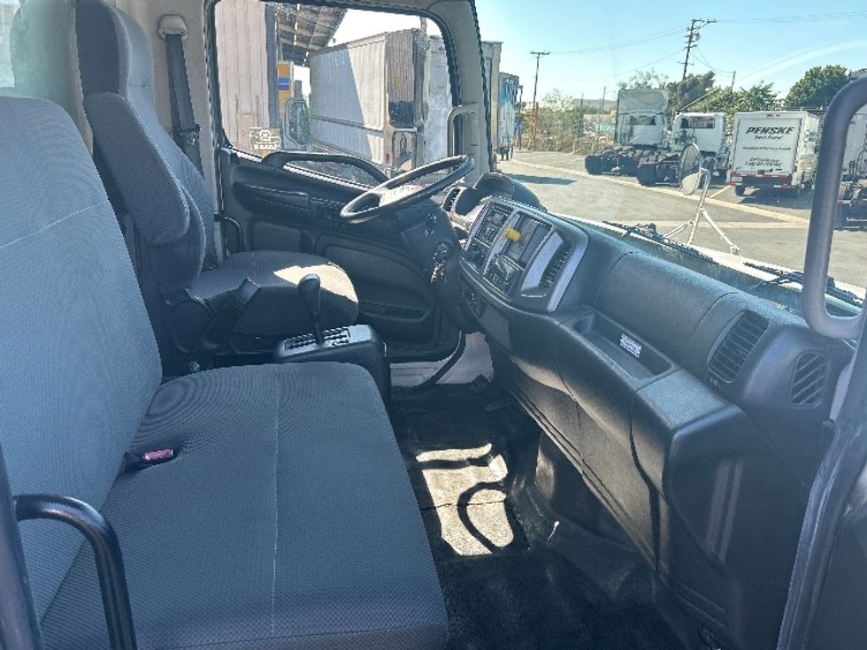 Refrigerated Truck-Light and Medium Duty Trucks-Hino-2019-338-Torrance-CA-101,374\n\t\tmiles-$ 55,250 - Image 22