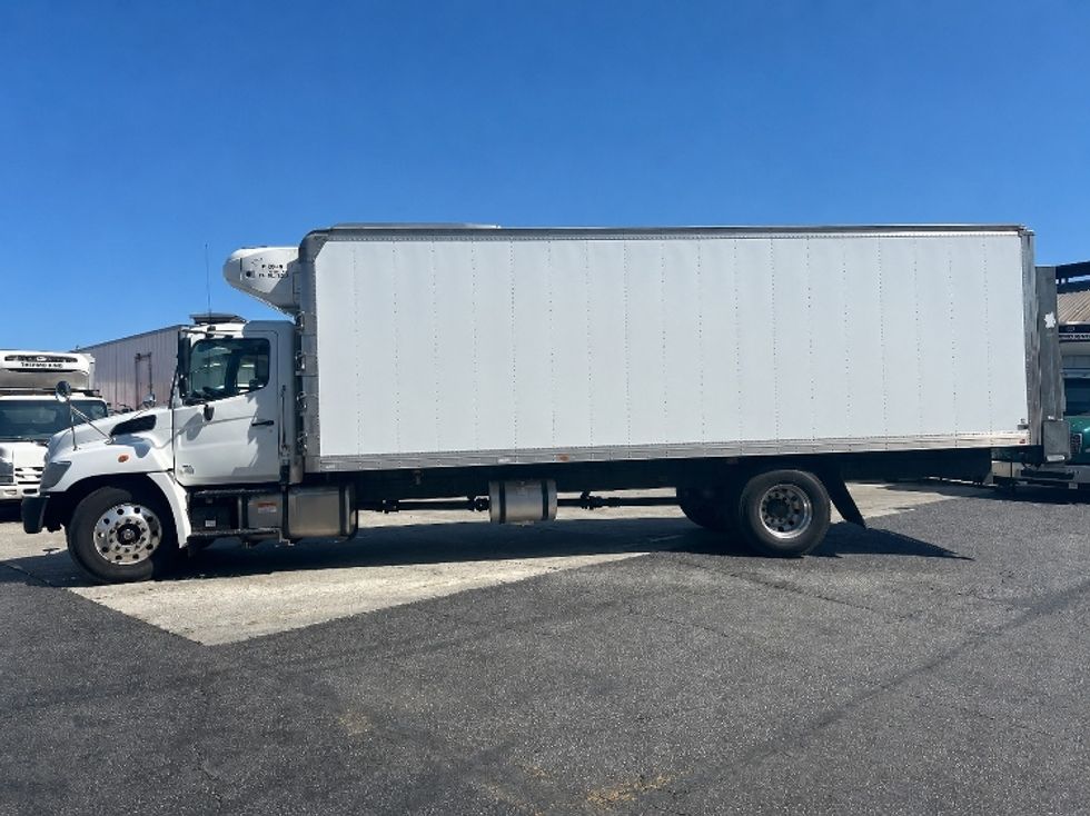 Refrigerated Truck-Light and Medium Duty Trucks-Hino-2019-338-Torrance-CA-101,374\n\t\tmiles-$ 55,250 - Image 4