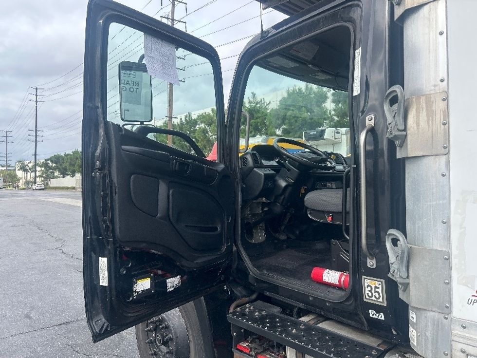 Refrigerated Truck-Light and Medium Duty Trucks-Hino-2019-338-Torrance-CA-177,770\n\t\tmiles-$ 47,000 - Image 16