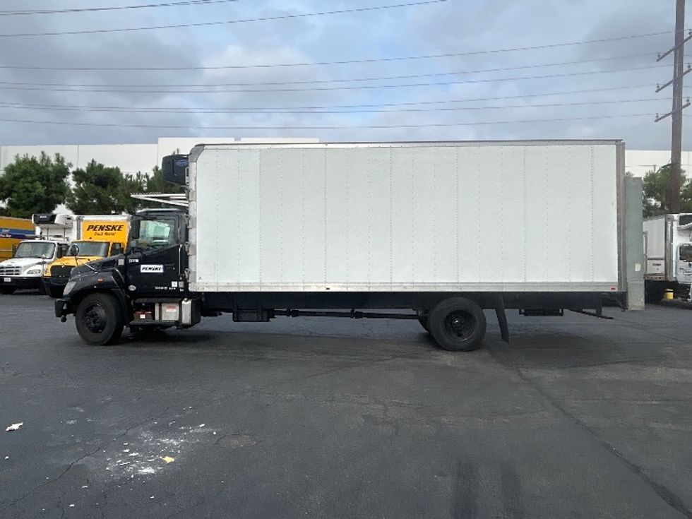 Refrigerated Truck-Light and Medium Duty Trucks-Hino-2019-338-Torrance-CA-177,770\n\t\tmiles-$ 47,000 - Image 4