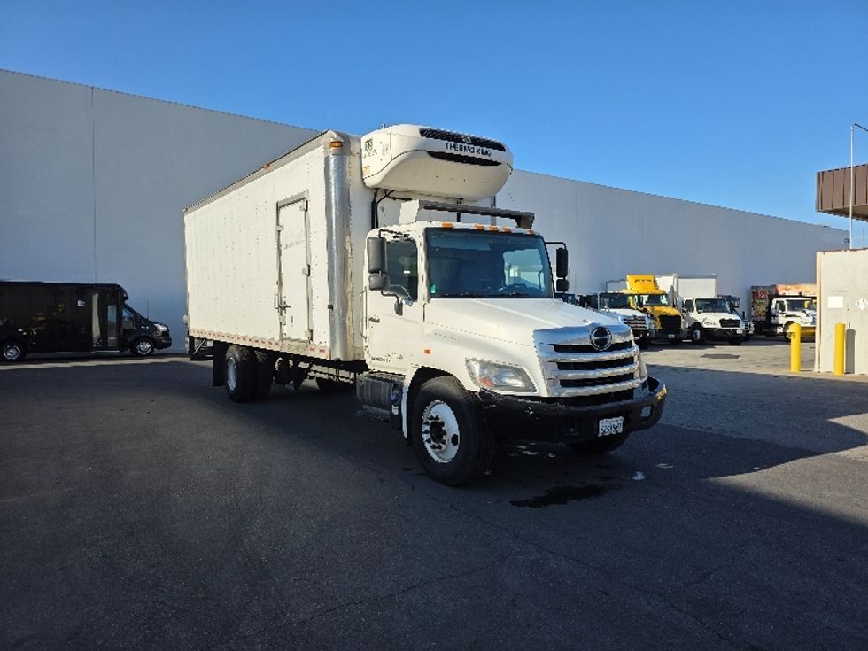 Refrigerated Truck-Light and Medium Duty Trucks-Hino-2019-338-Torrance-CA-204,202\n\t\tmiles-$ 38,500 - Image 1