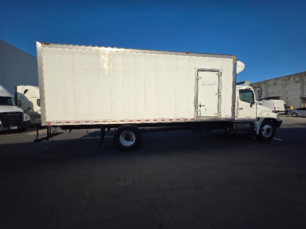 Refrigerated Truck-Light and Medium Duty Trucks-Hino-2019-338-Torrance-CA-204,202\n\t\tmiles-$ 38,500 - Image 14