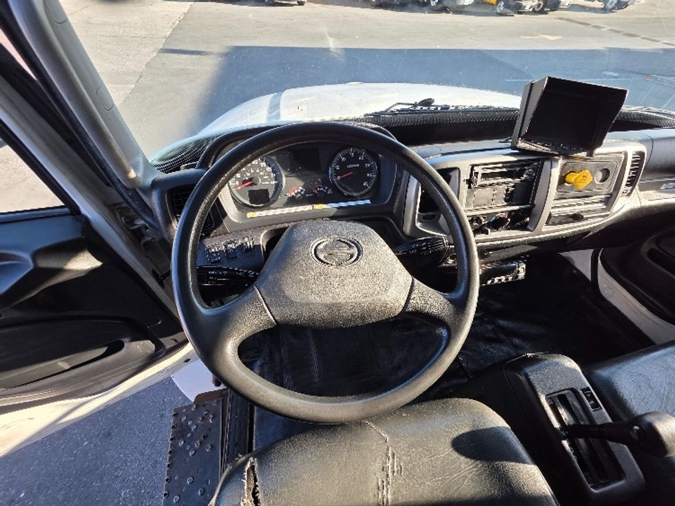 Refrigerated Truck-Light and Medium Duty Trucks-Hino-2019-338-Torrance-CA-204,202\n\t\tmiles-$ 38,500 - Image 17