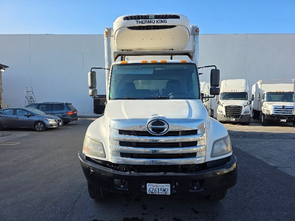 Refrigerated Truck-Light and Medium Duty Trucks-Hino-2019-338-Torrance-CA-204,202\n\t\tmiles-$ 38,500 - Image 2