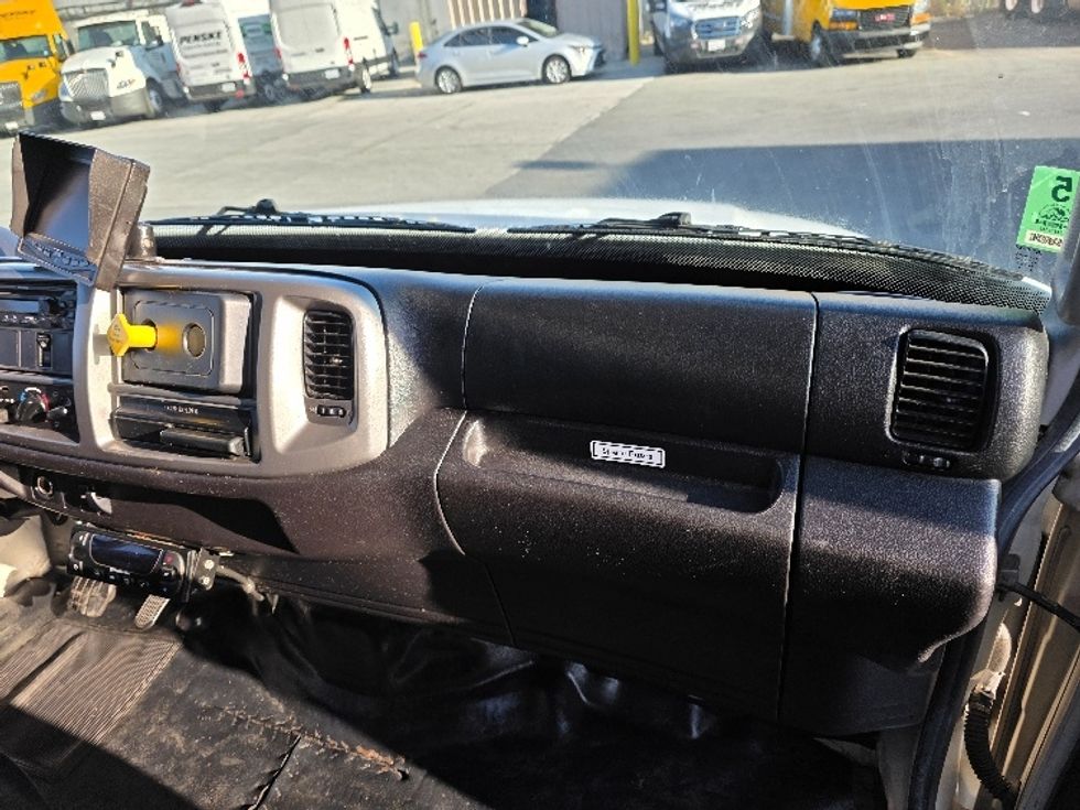 Refrigerated Truck-Light and Medium Duty Trucks-Hino-2019-338-Torrance-CA-204,202\n\t\tmiles-$ 38,500 - Image 20